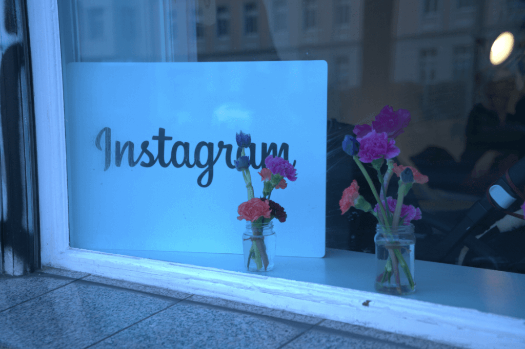 Instagram-Shopping-Pop-Up-Store-